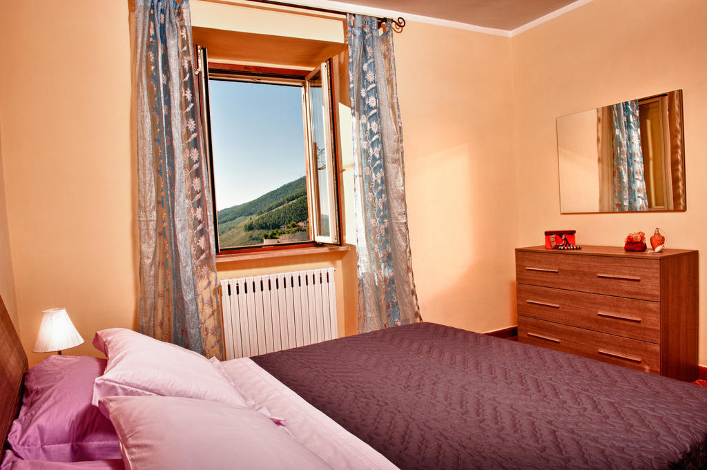 B&B Le Torrette Campello sul Clitunno Cameră foto